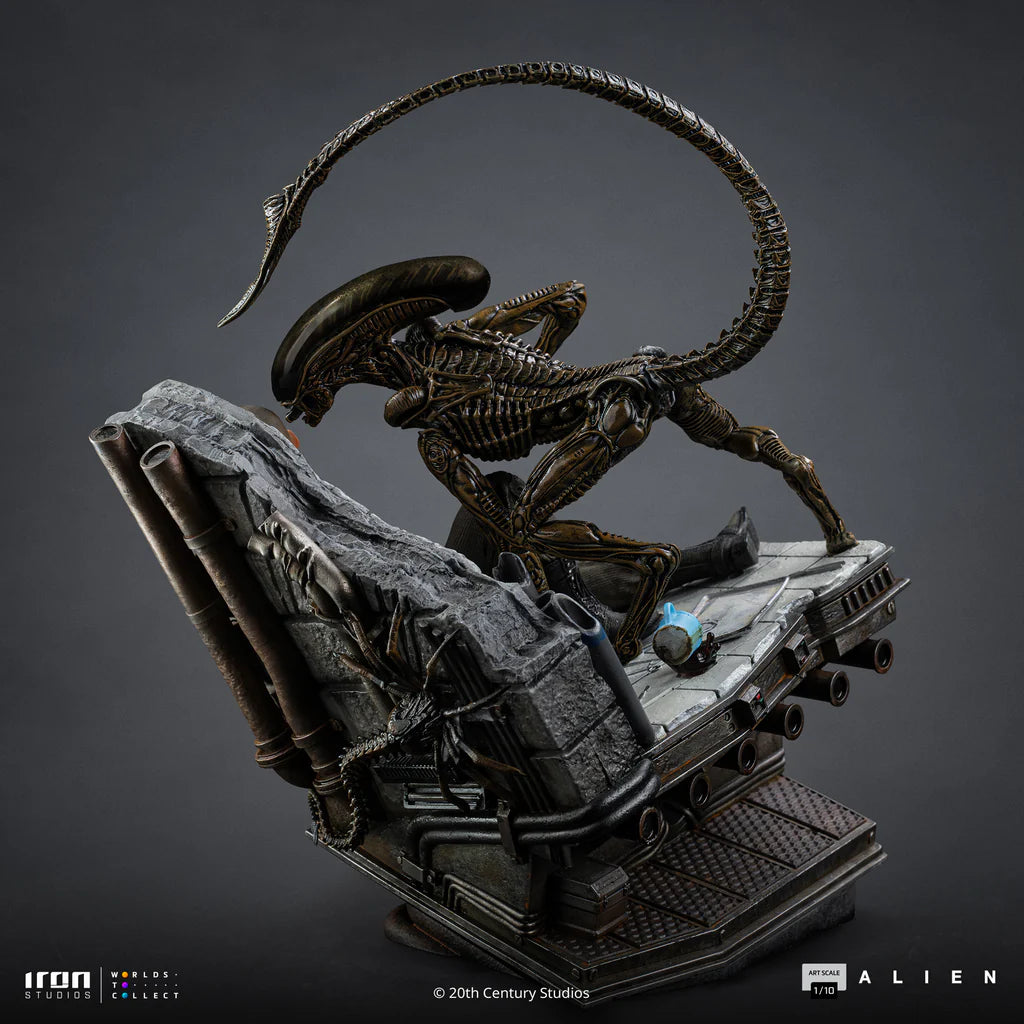 Ellen Ripley & Dog Alien Alien 3 Statue by Iron Studios