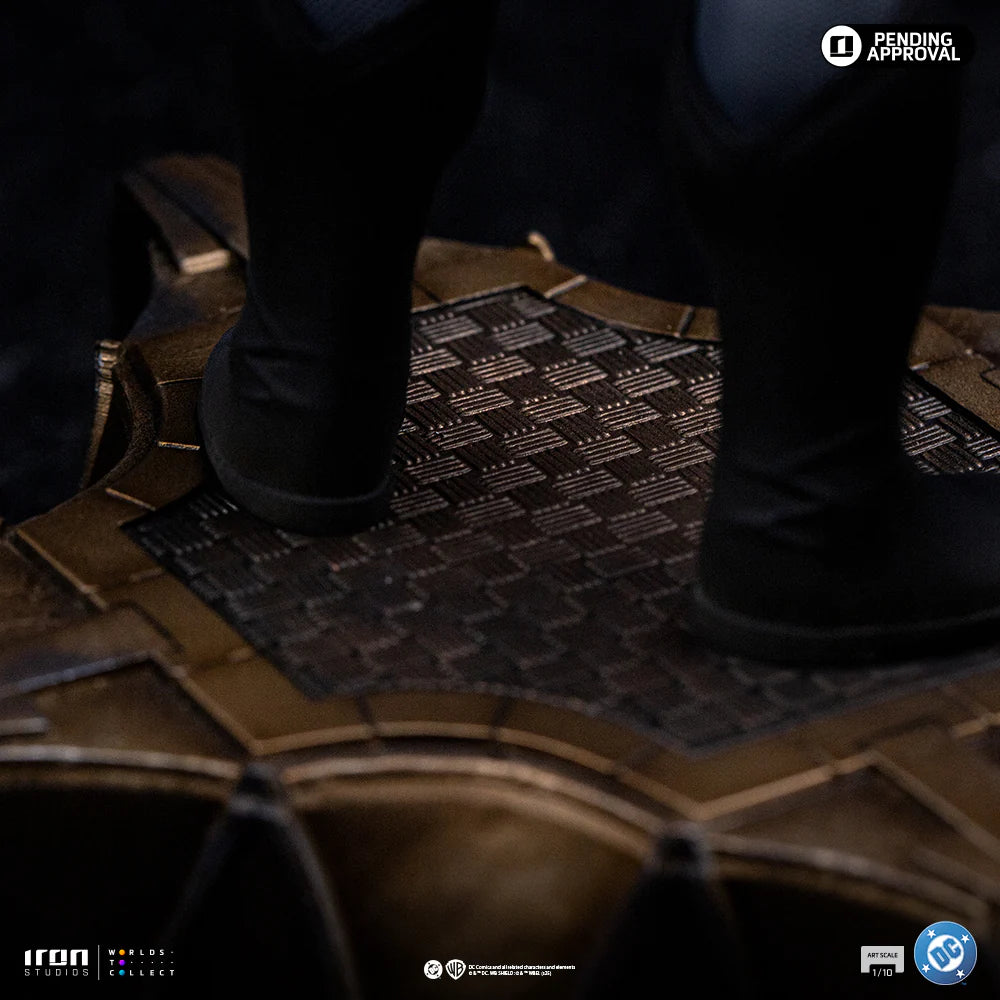 Batman Absolute Statue by Iron Studios