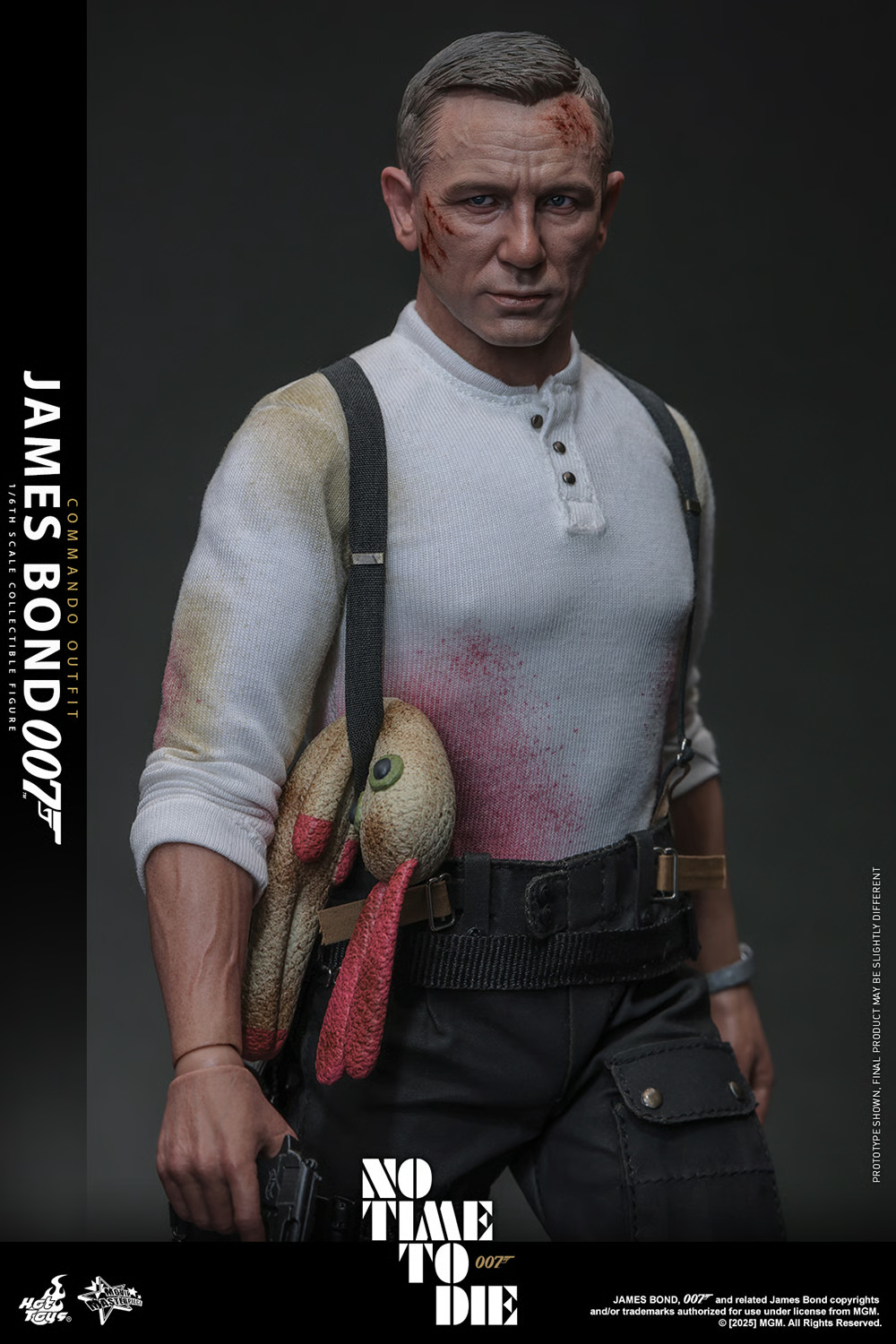 James Bond (Commando Outfit) Sixth Scale Figure by Hot Toys