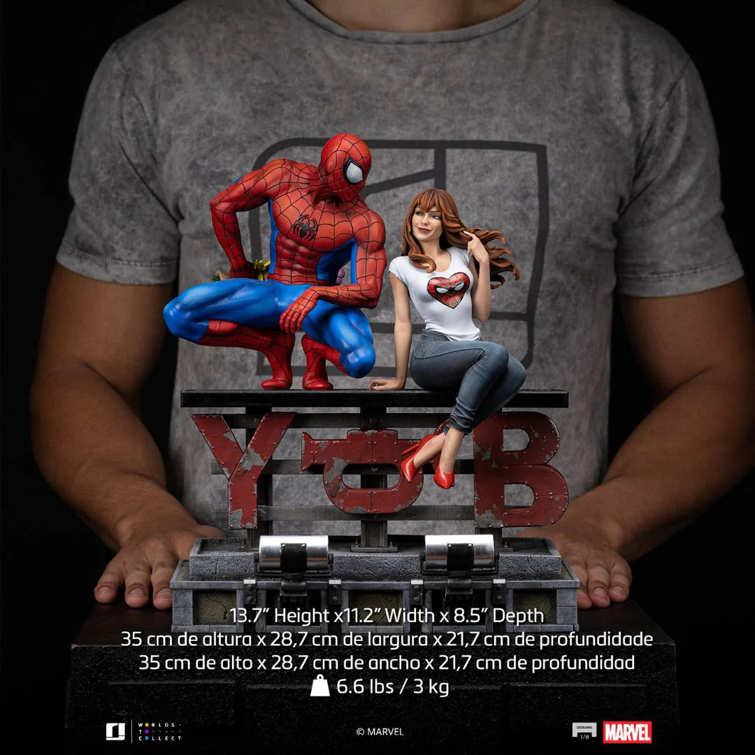 Spider-Man: The Animated Series Spider-Man And Mary Jane Deluxe Art Statue By Iron Studios