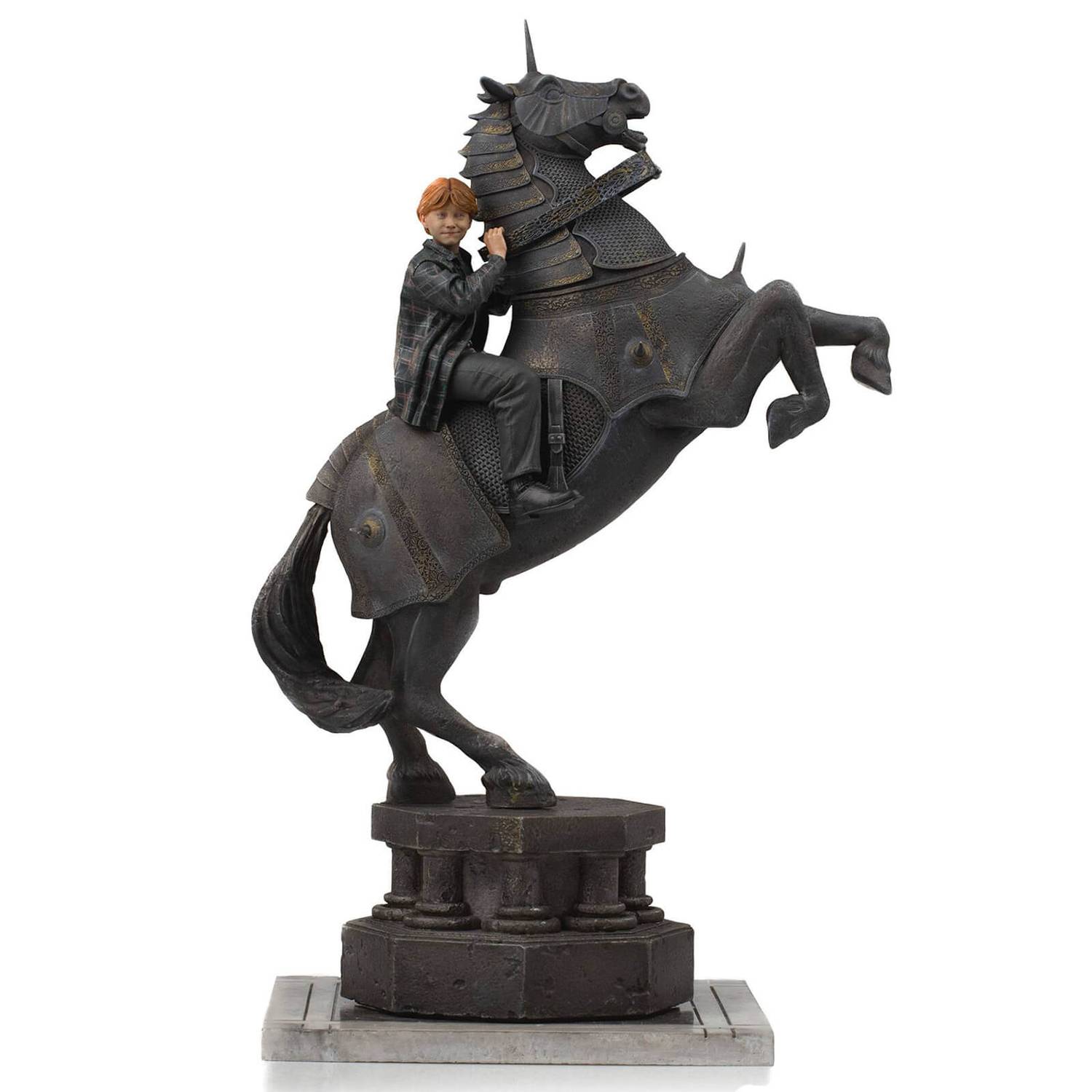 Ron Weasley at the Wizard Chess Deluxe Harry Potter Art Scale 1/10 Statue By Iron Studios