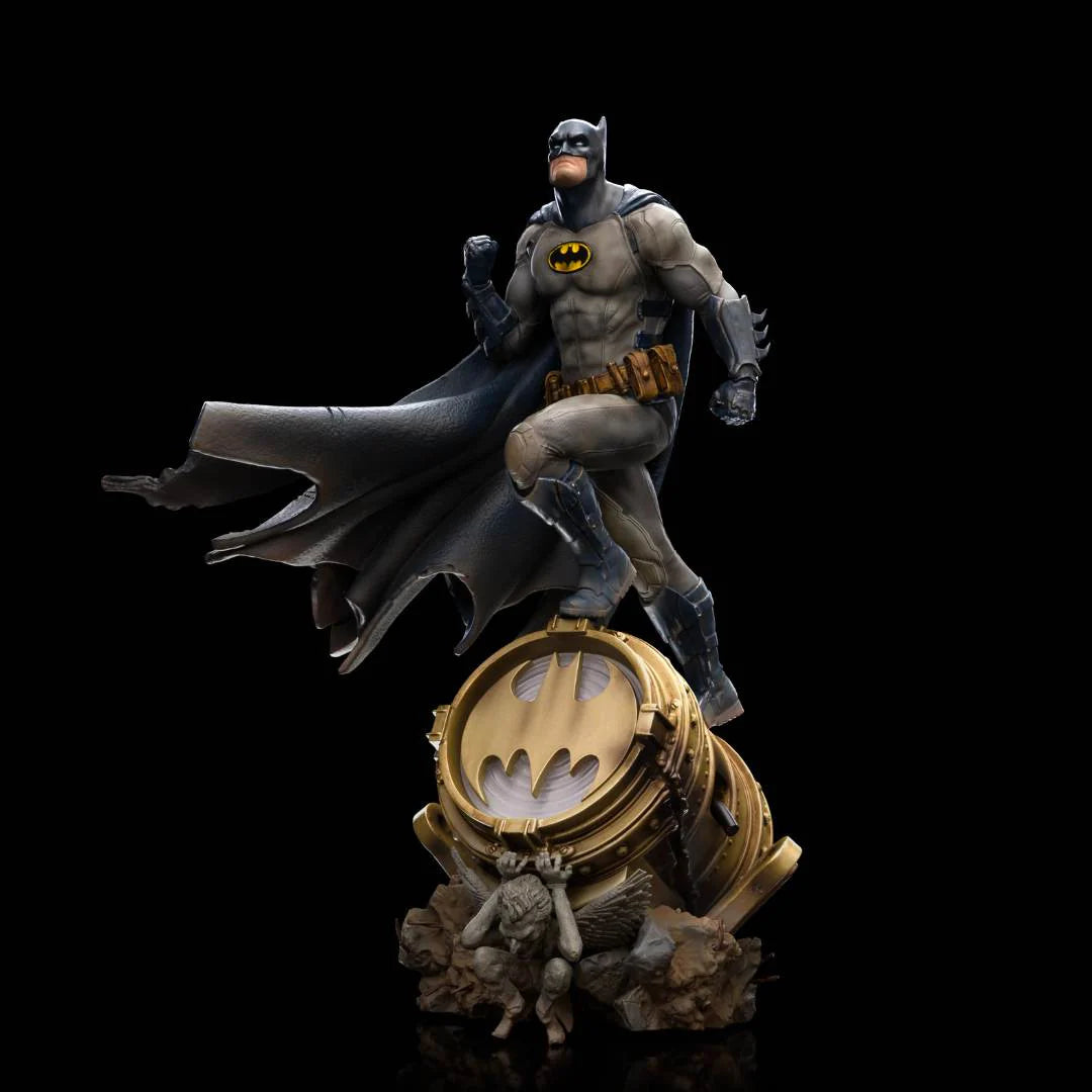 CCXP 23 Exclusive DC Comics Batman Deluxe 1/10th Scale Statue By Iron Studios