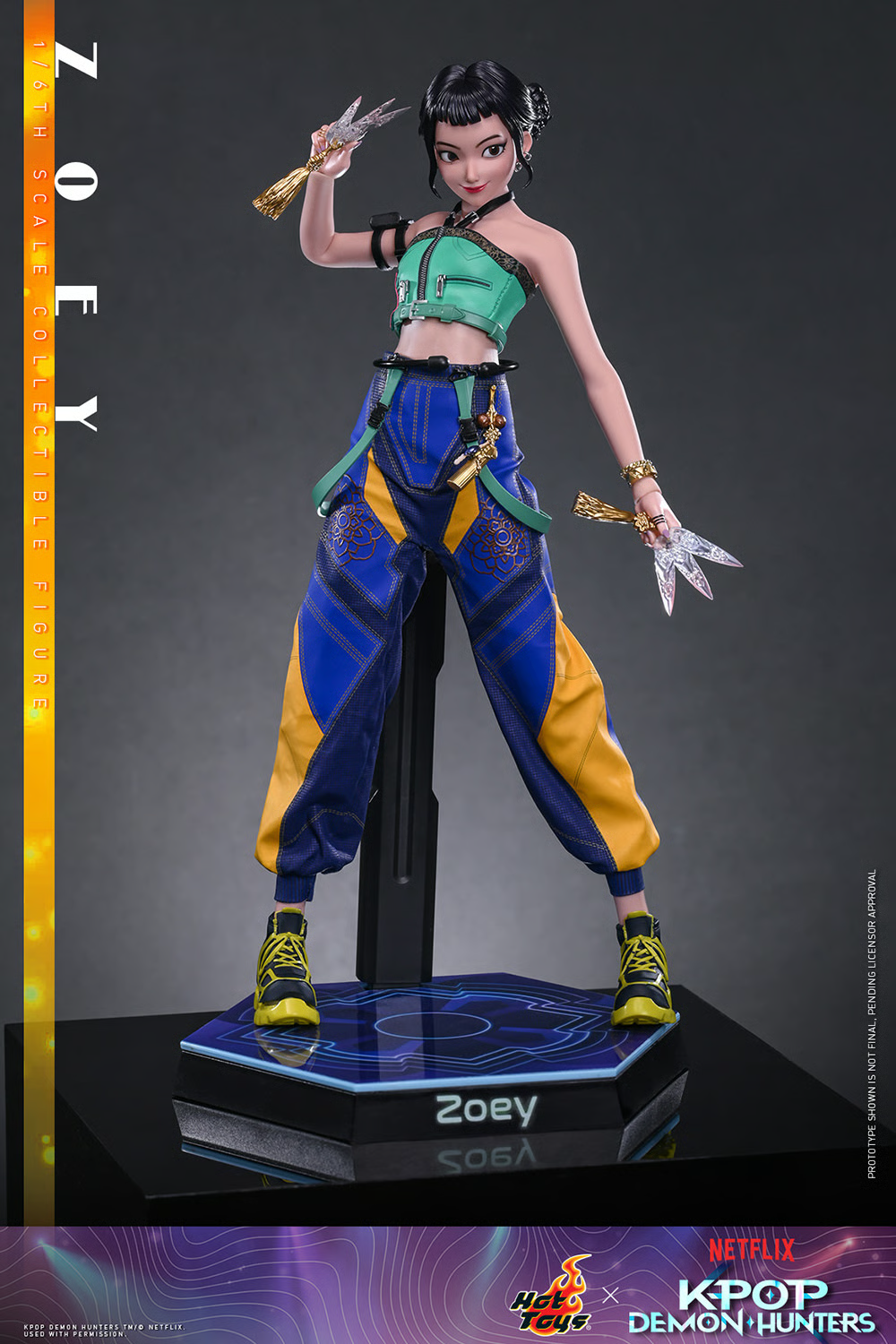 Zoey Sixth Scale Figure by Hot Toys