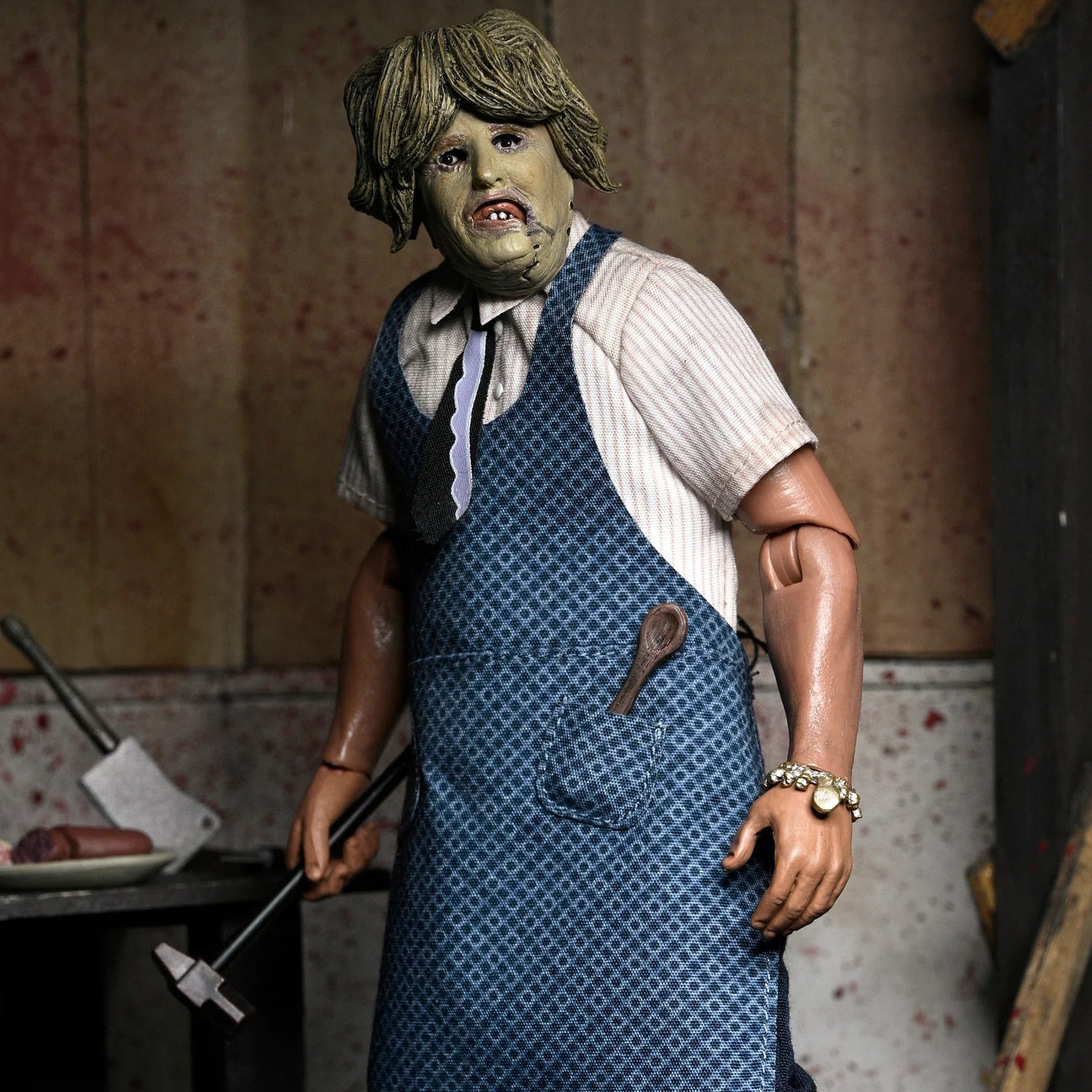 Texas Chainsaw Massacre Leatherface with Old Lady Mask Clothed Action Figure from Neca