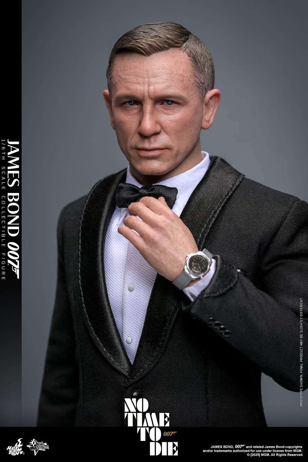 James Bond Sixth Scale Figure by Hot Toys