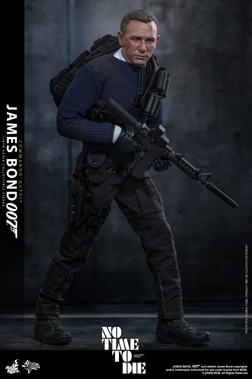 James Bond (Commando Outfit) Sixth Scale Figure by Hot Toys