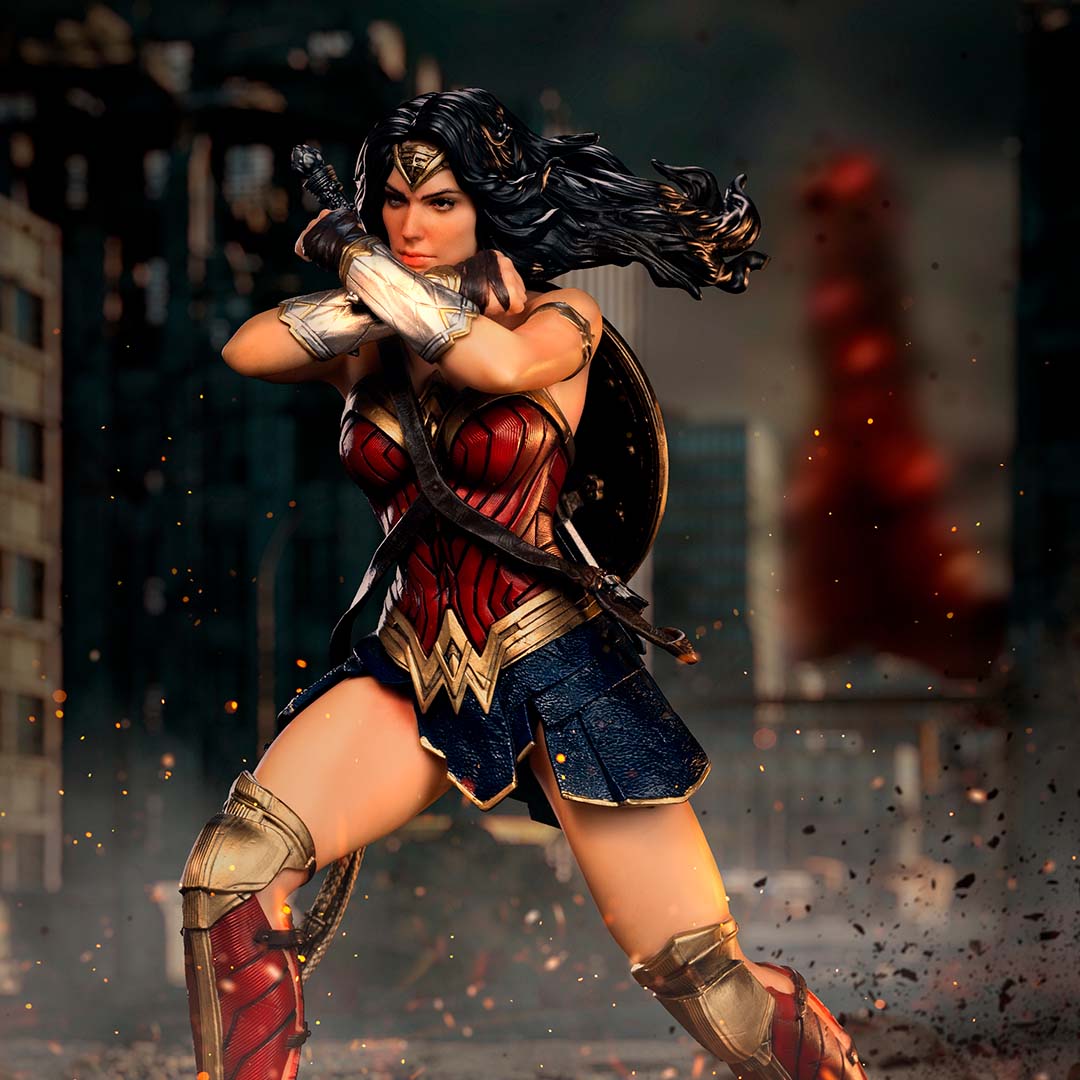 WONDER WOMAN 1/10 ART SCALE BY IRON STUDIOS