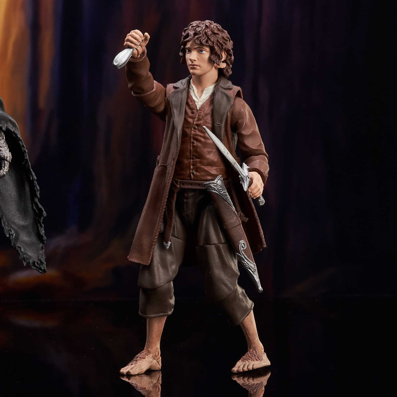 Frodo Baggins (Series 2) Deluxe Action Figure By Diamond Select