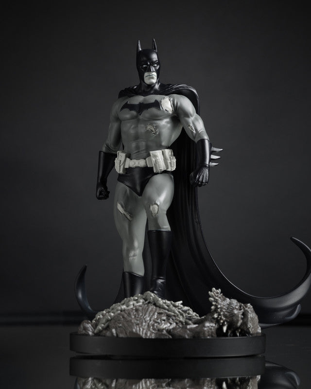 Batman Black & White: Batman Resin Statue by Bjorn Barends