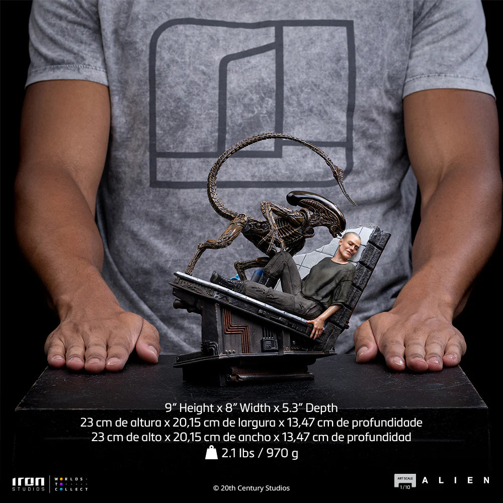 Ellen Ripley & Dog Alien Alien 3 Statue by Iron Studios