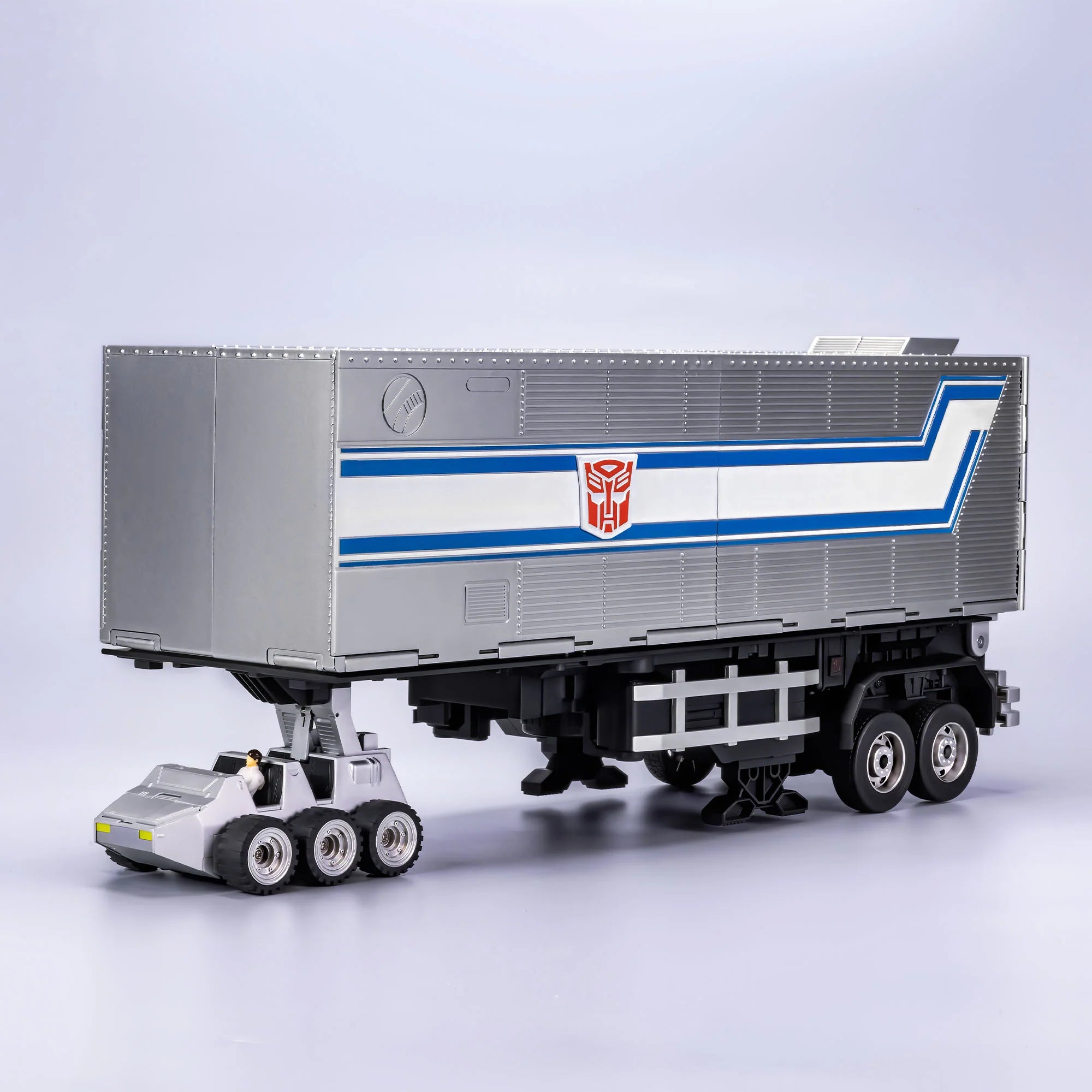 Transformers Optimus Prime Auto-Converting Trailer with Roller By Robosen
