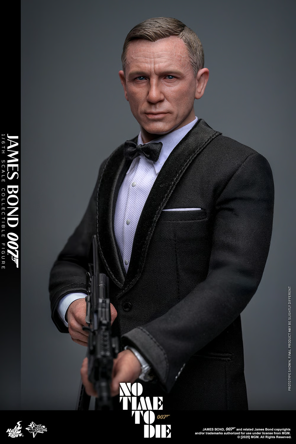 James Bond Sixth Scale Figure by Hot Toys