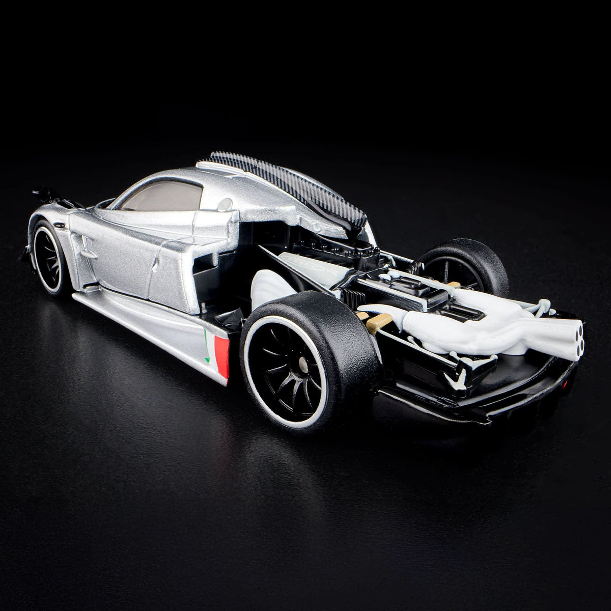 Hot Wheels RLC Exclusive ’21 Pagani Huayra R (Pearl Silver)