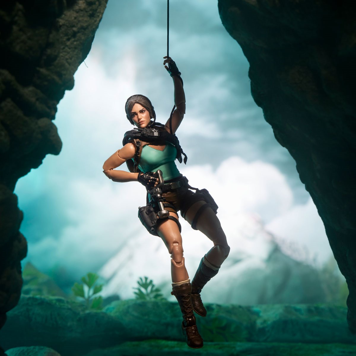 G.I. Joe Classified Series Retro Cardback Lara Croft Tomb Raider Action Figure