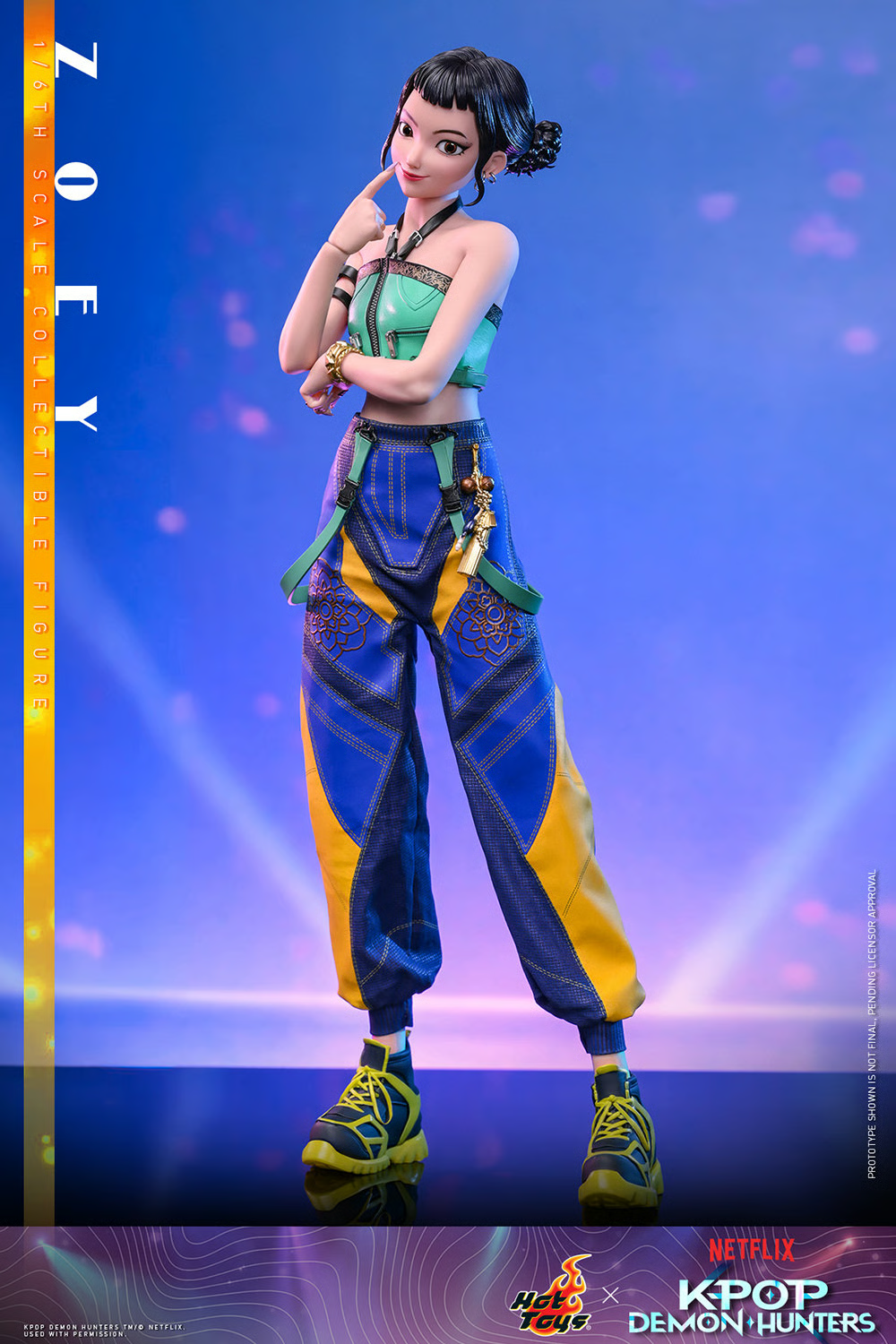 Zoey Sixth Scale Figure by Hot Toys