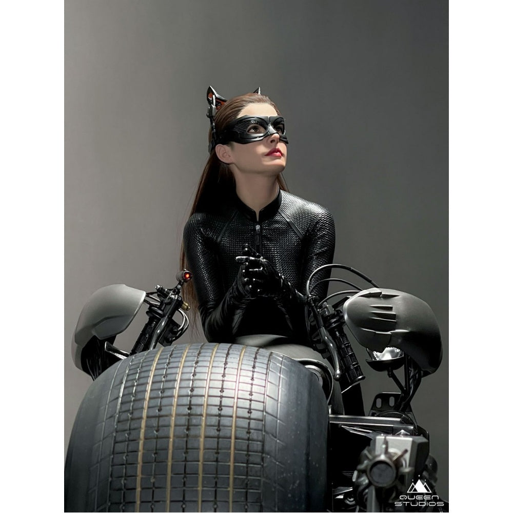 The Dark Knight Rises Catwoman 1:3 Scale Statue