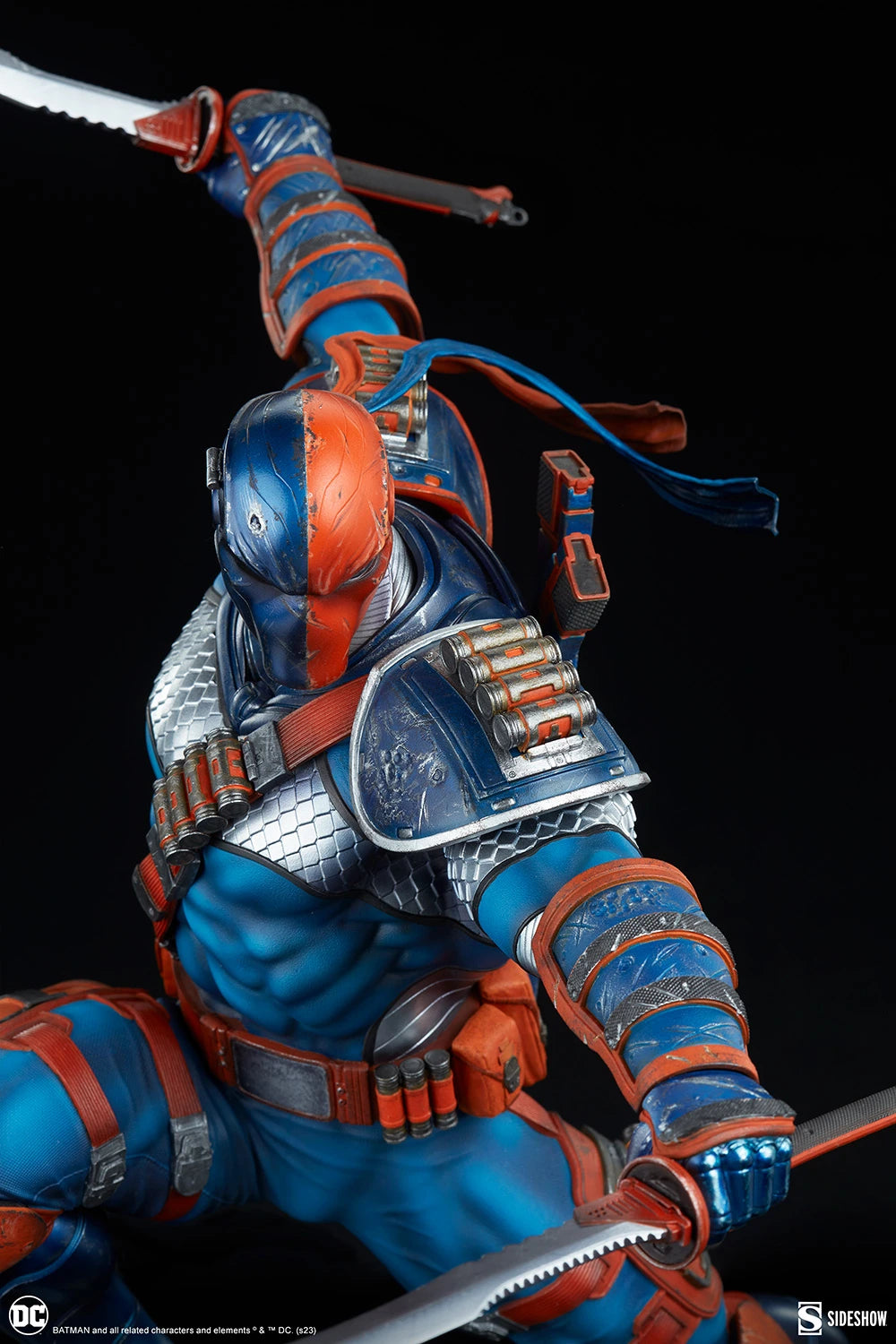 DEATHSTROKE Premium Format Figure by Sideshow Collectibles