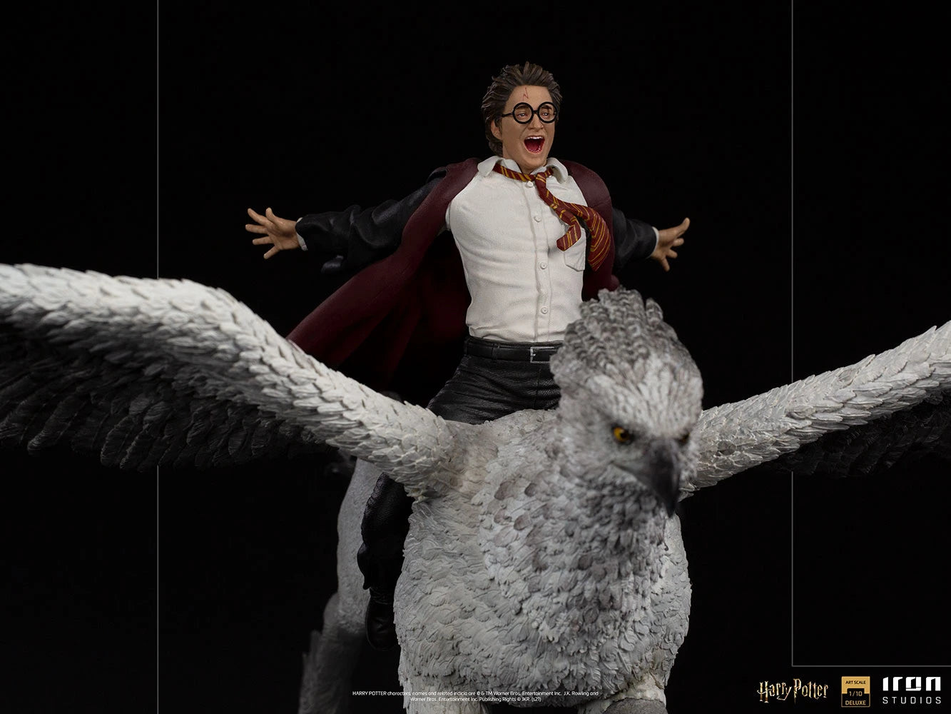 Harry Potter & Buckbeak By Iron Studios