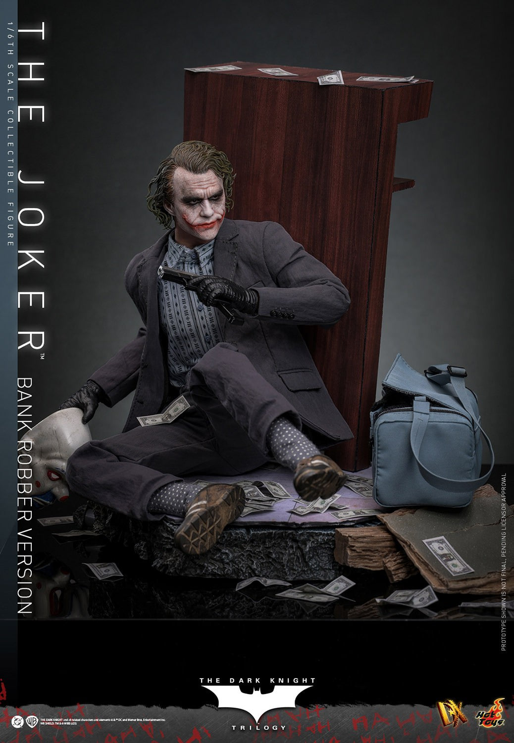 The Joker (Bank Robber Version) (Special Edition) by Hot Toys