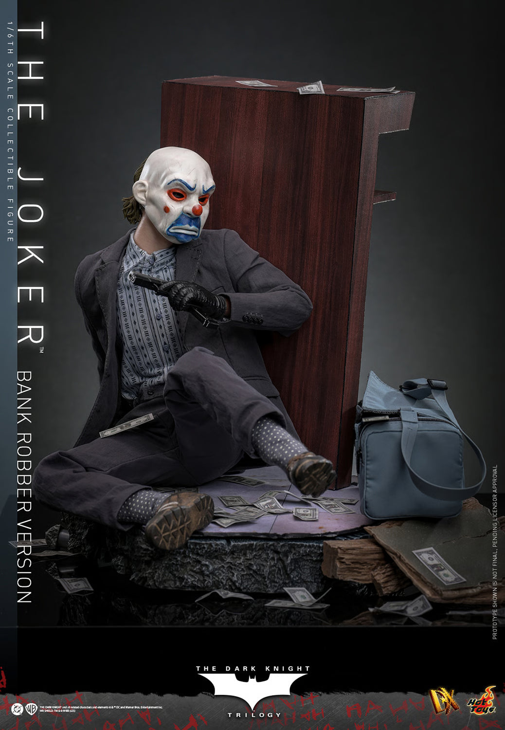 The Joker (Bank Robber Version) (Special Edition) by Hot Toys