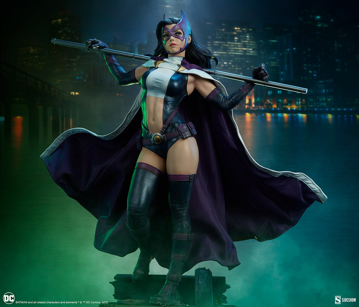 HUNTRESS Premium Format Figure by Sideshow Collectibles