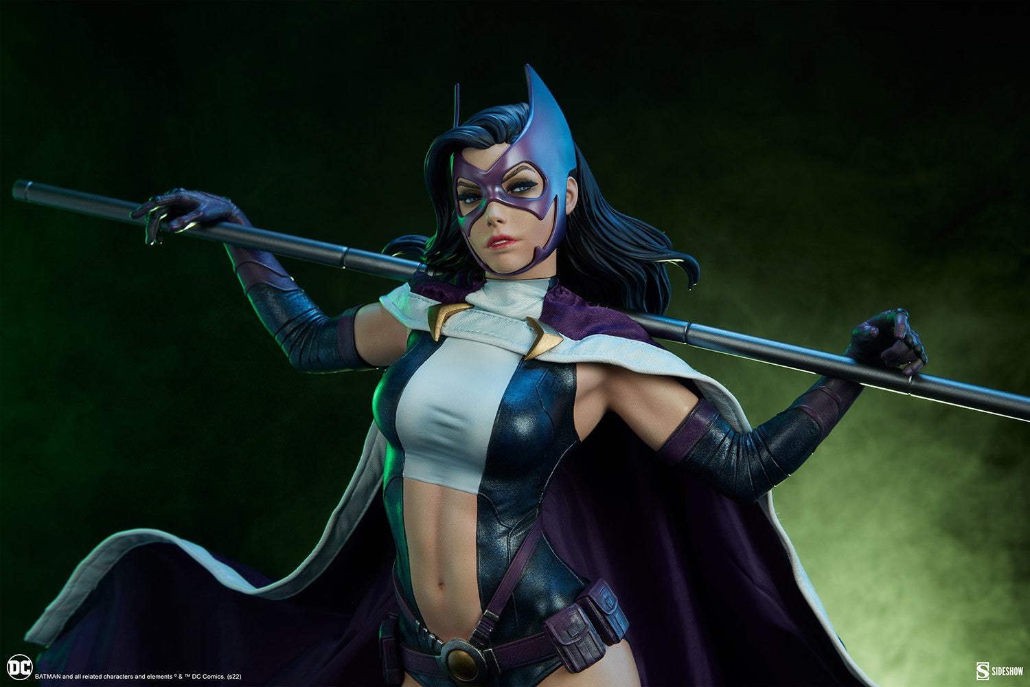 HUNTRESS Premium Format Figure by Sideshow Collectibles