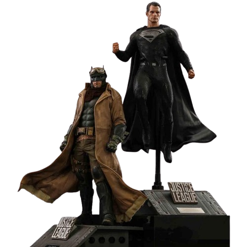KNIGHTMARE BATMAN AND SUPERMAN Sixth Scale Figure Set By Hot Toys
