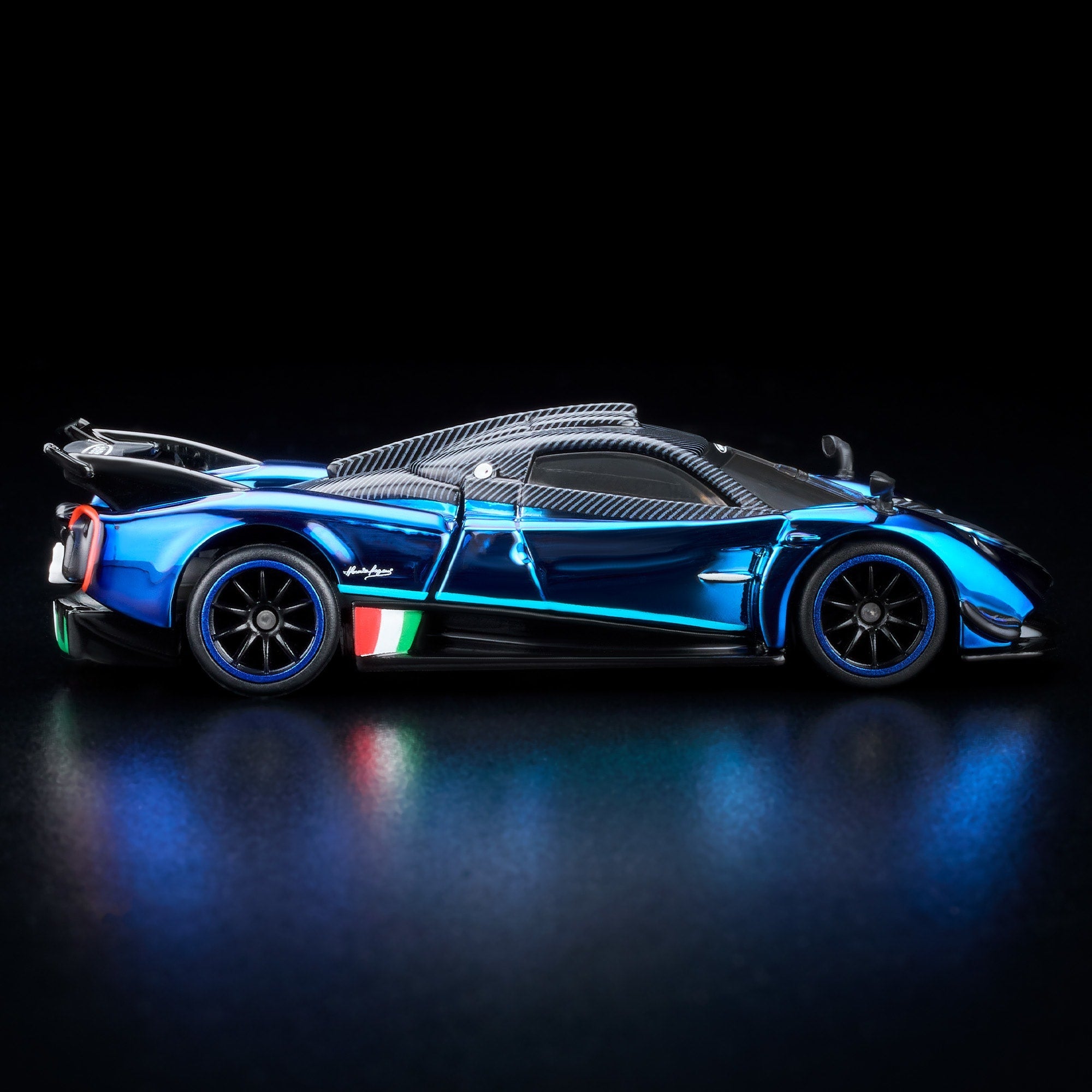 RLC Exclusive ‘21 Pagani Huayra R (Spectraflame Indigo Blue)