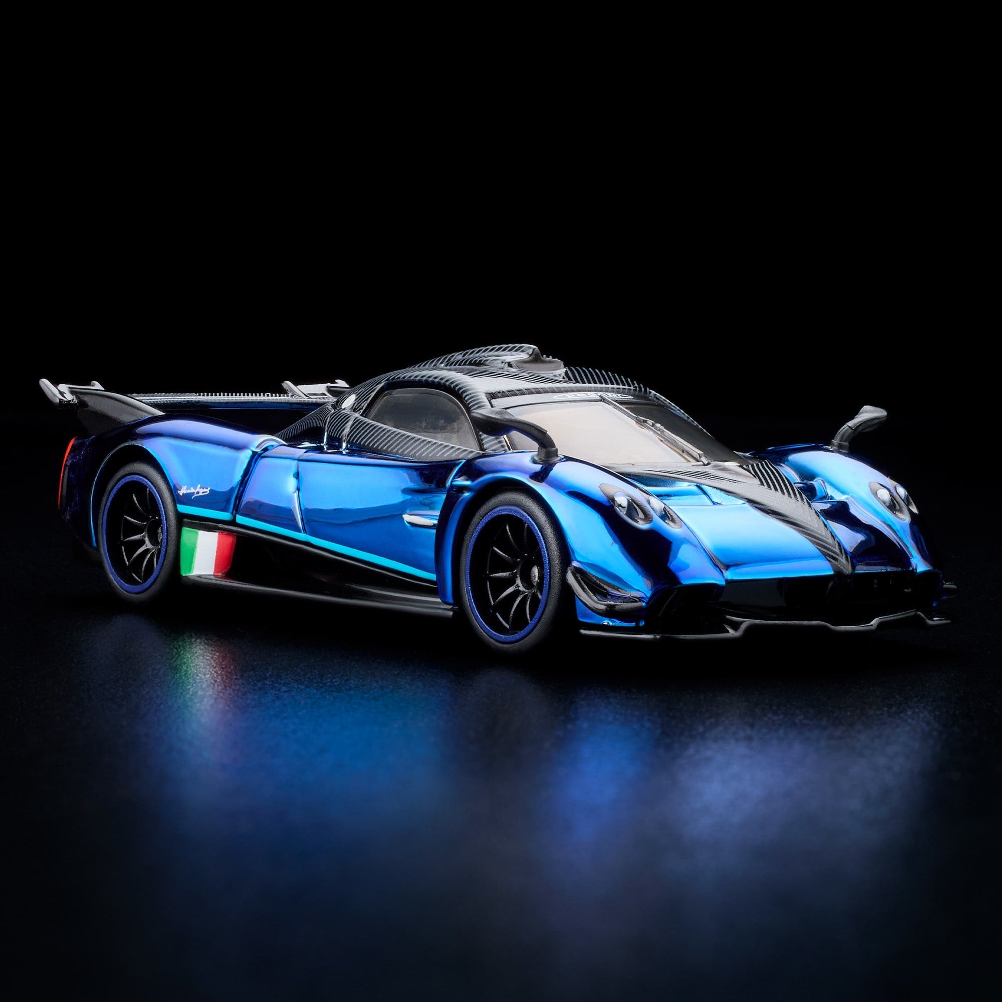 RLC Exclusive ‘21 Pagani Huayra R (Spectraflame Indigo Blue)