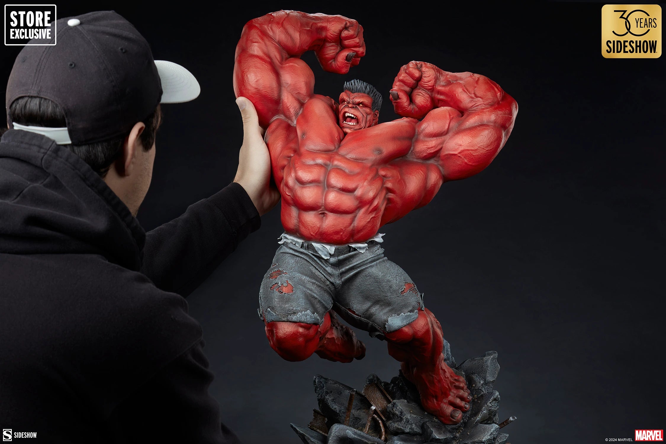 Red Hulk: Thunderbolt Ross Premium Format Figure