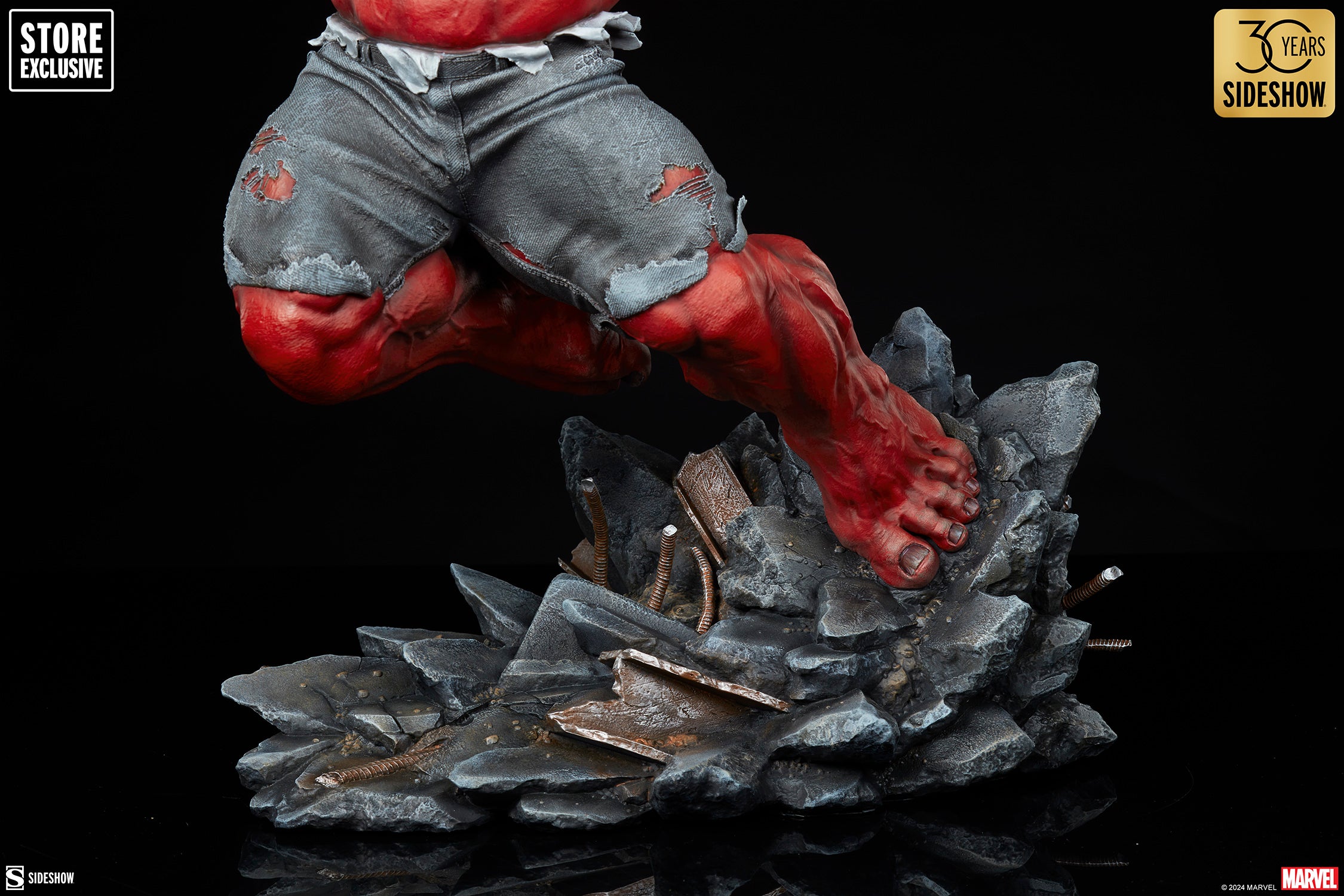 Red Hulk: Thunderbolt Ross Premium Format Figure