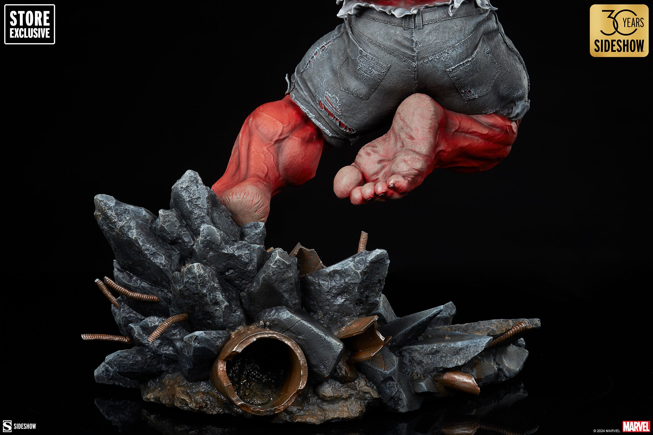 Red Hulk: Thunderbolt Ross Premium Format Figure