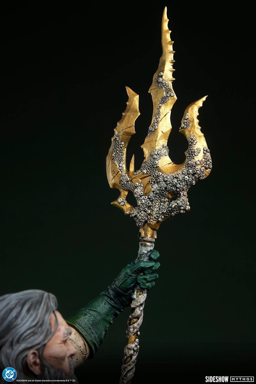 Aquaman: Lord of the Deep Premium Format By Sideshow Collectibles
