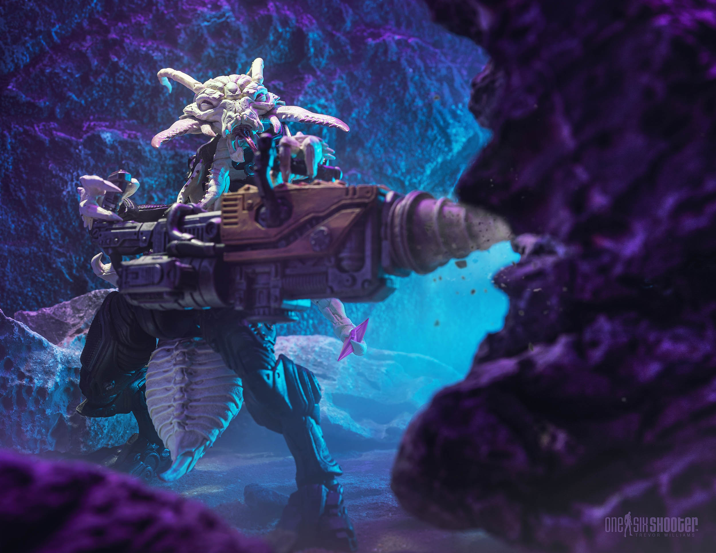 Cosmic Legions: Outpost Zaxxius Sphexxian Mine Worker Deluxe Action Figure