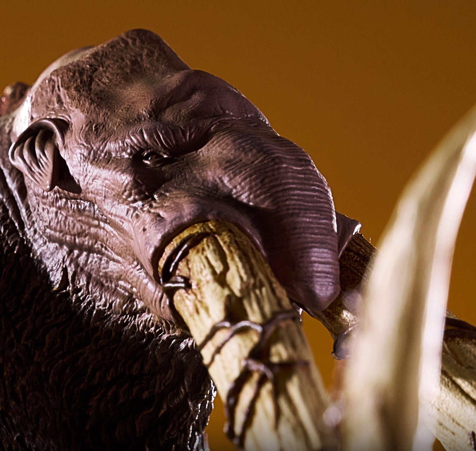 Titanus Behemoth statue by Spiral Studio