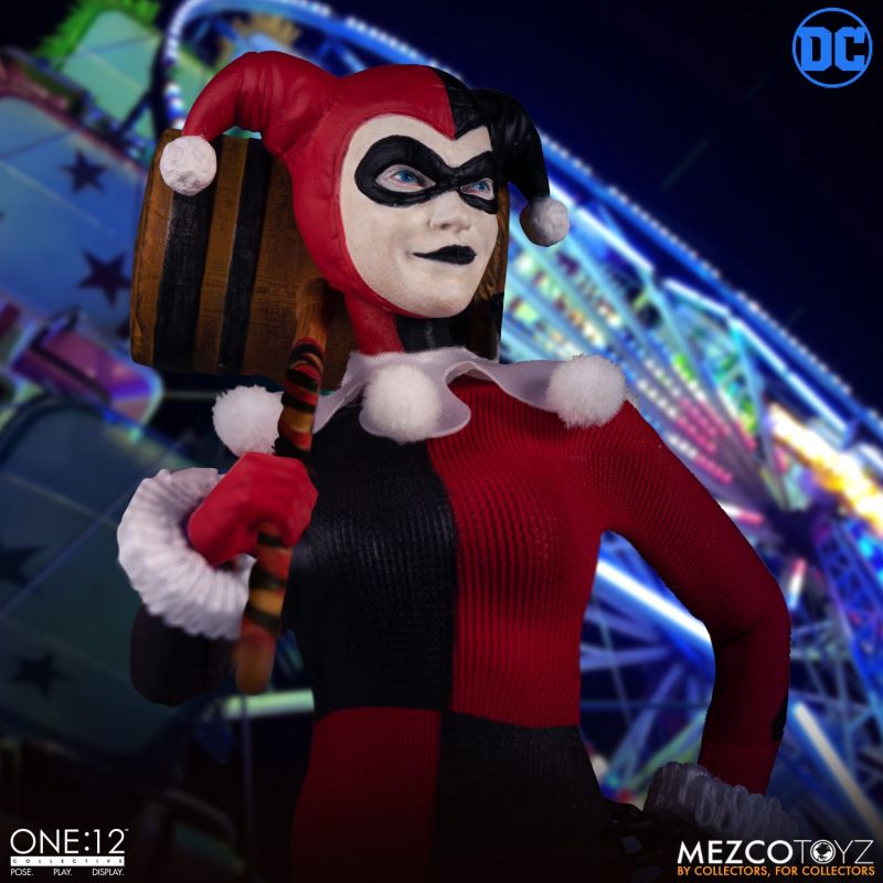 Harley Quinn Deluxe Edition One:12 Action Figure By Mezco