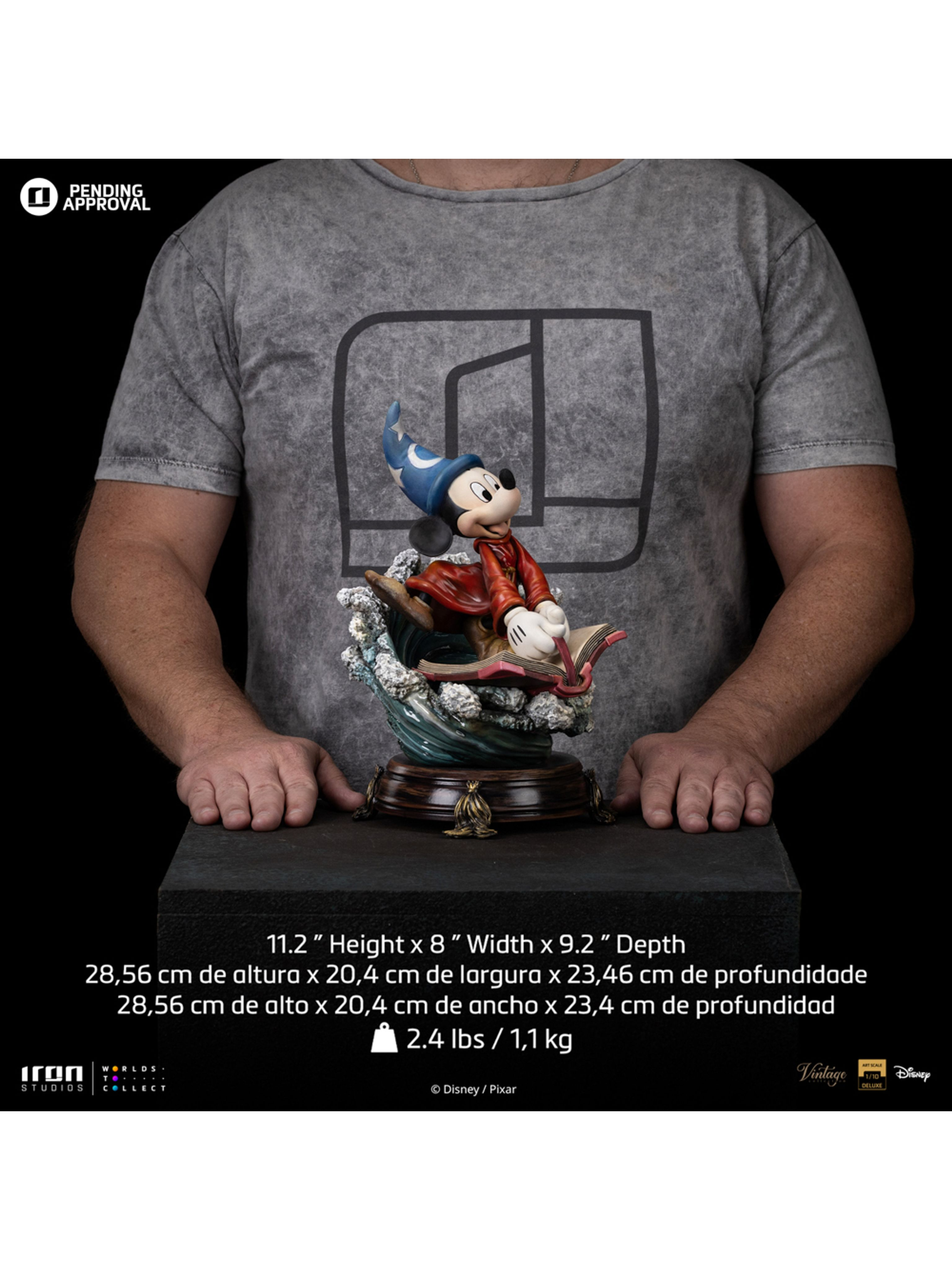 Sorcerer Mickey Deluxe statue by Iron Studios