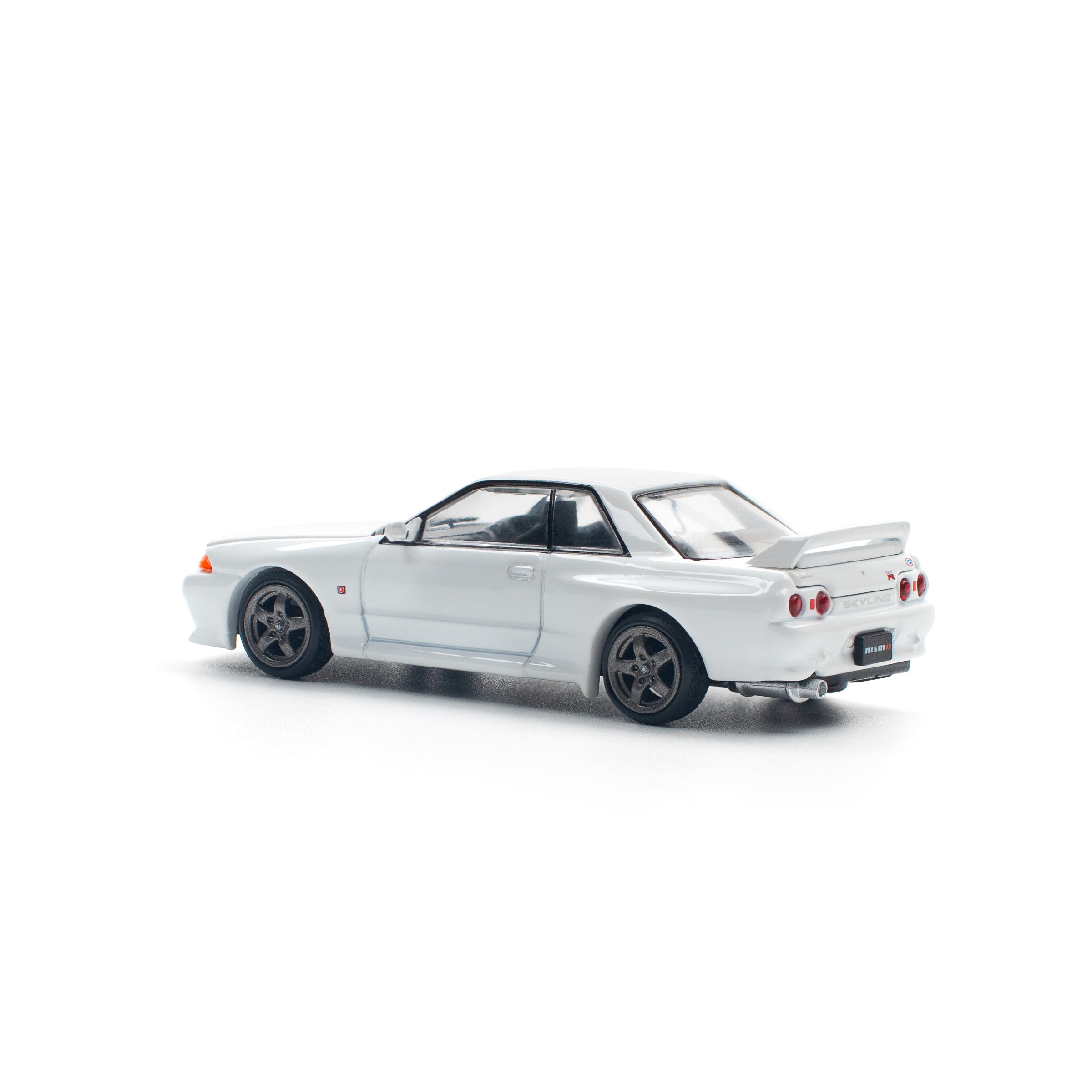 Nissan Skyline GT-R R32 Cystal White PR640157 by Pop Race