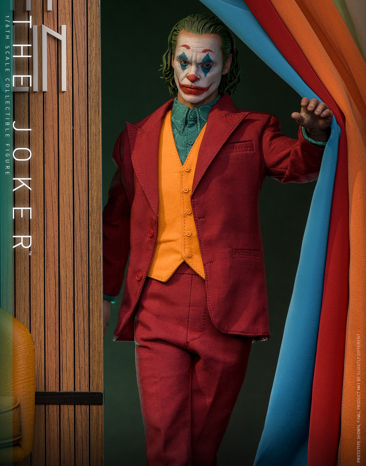 THE JOKER Sixth Scale Figure by Hot Toys