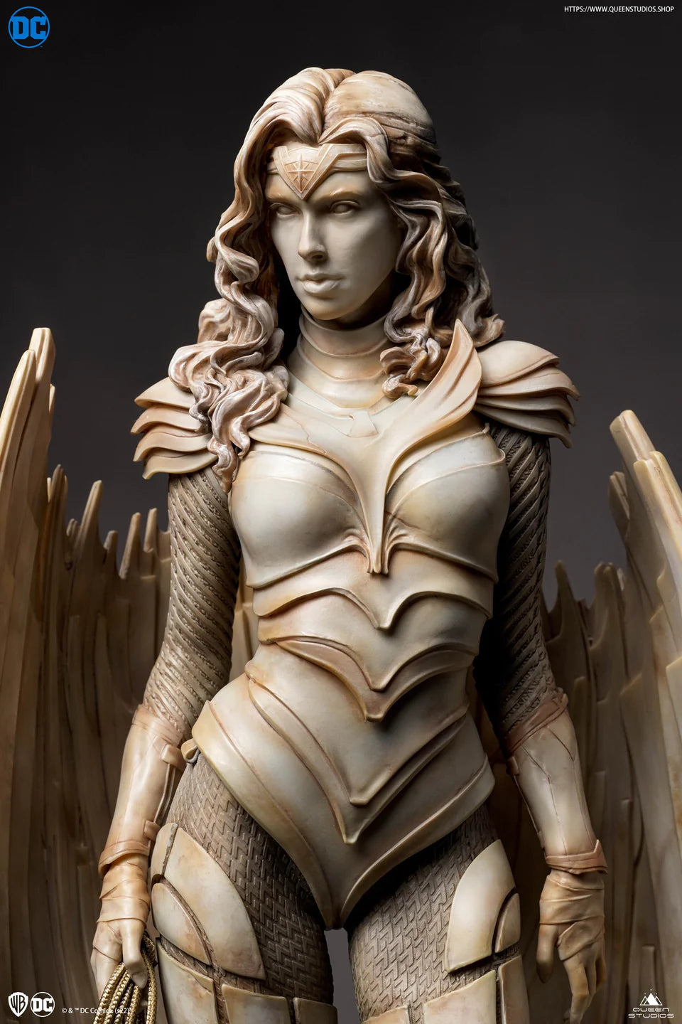 Queen Studios Wonder Woman (Museum Line) 1/4 Scale Statue