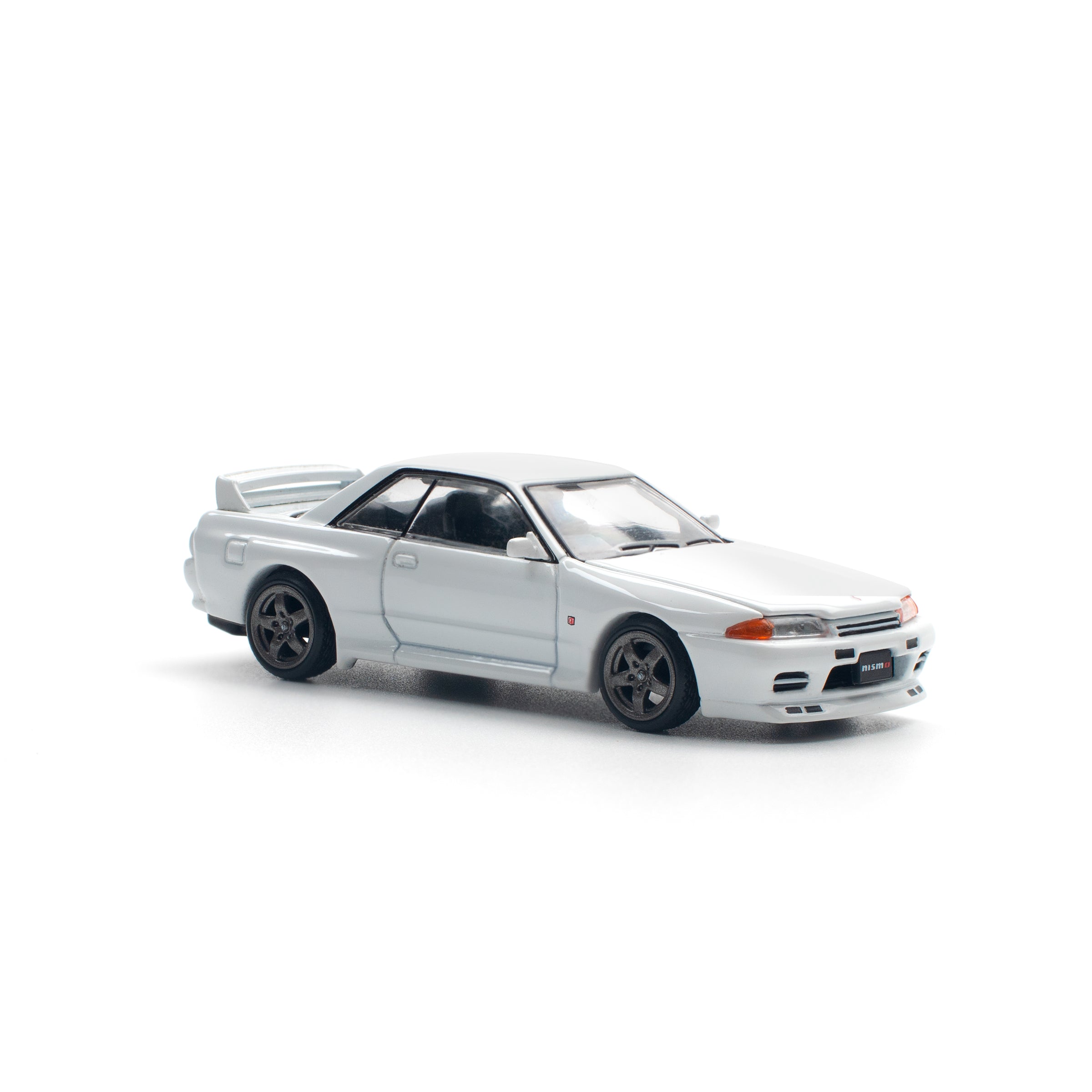 Nissan Skyline GT-R R32 Cystal White PR640157 by Pop Race