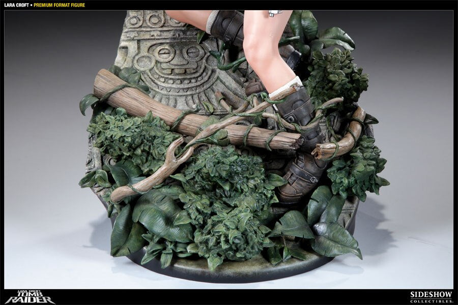 Lara Croft The Guardian of Light Statue by Sideshow Collectibles