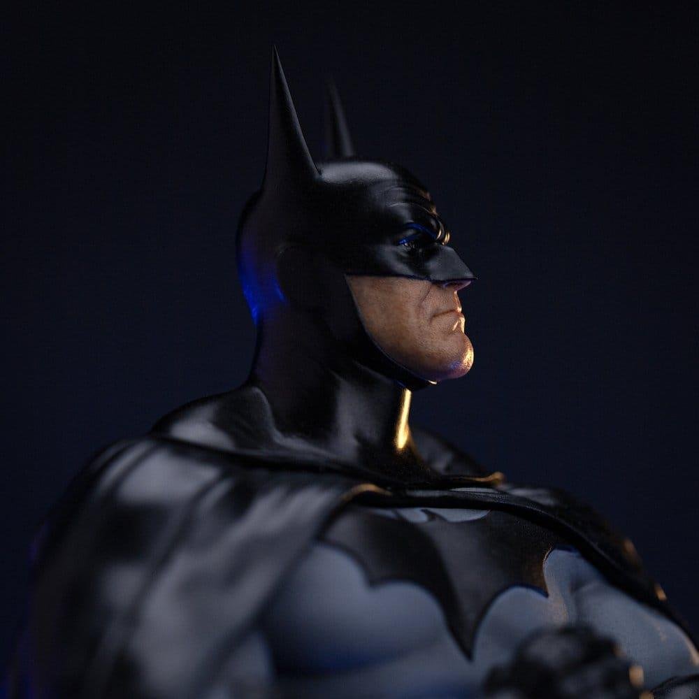 Batman (Alex Ross) CCXP Exclusive 1/10 Statue By Iron Studios
