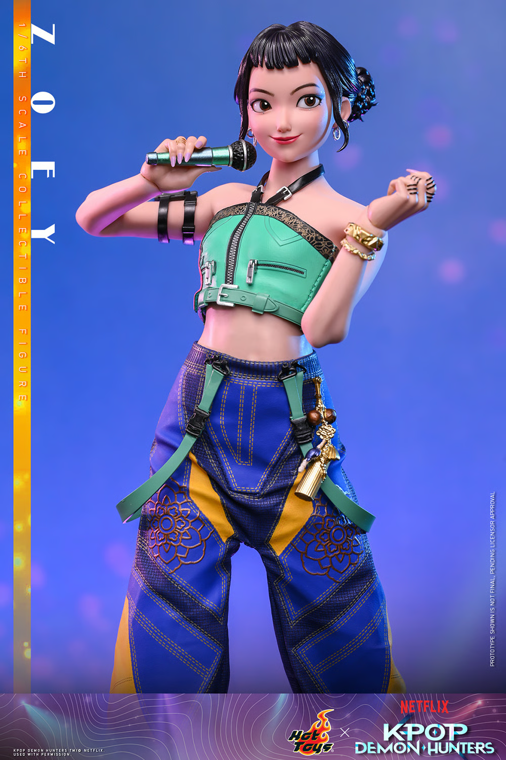 Zoey Sixth Scale Figure by Hot Toys
