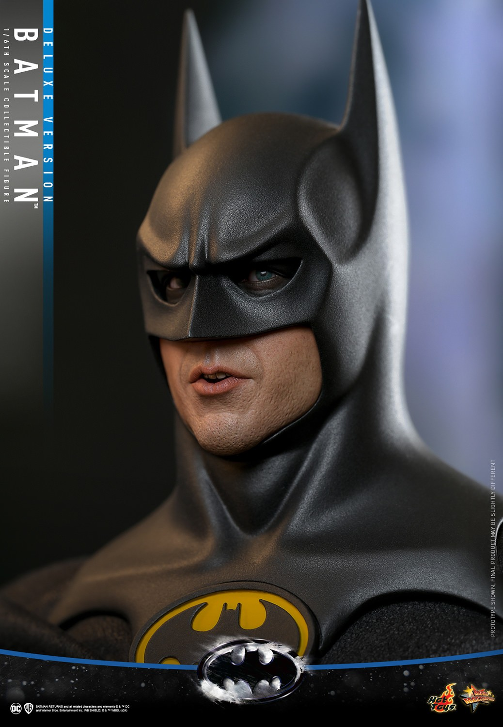 BATMAN (DELUXE VERSION) Sixth Scale Figure by Hot Toys