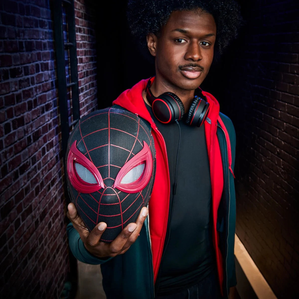 Spider-Man Marvel Legends Miles Morales Electronic Expressive Mask