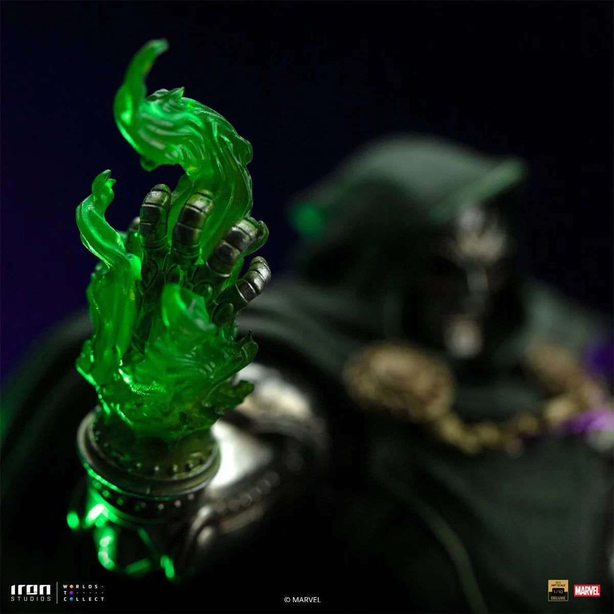 Doctor Doom Infinity Gauntlet Battle Diorama Deluxe Statue