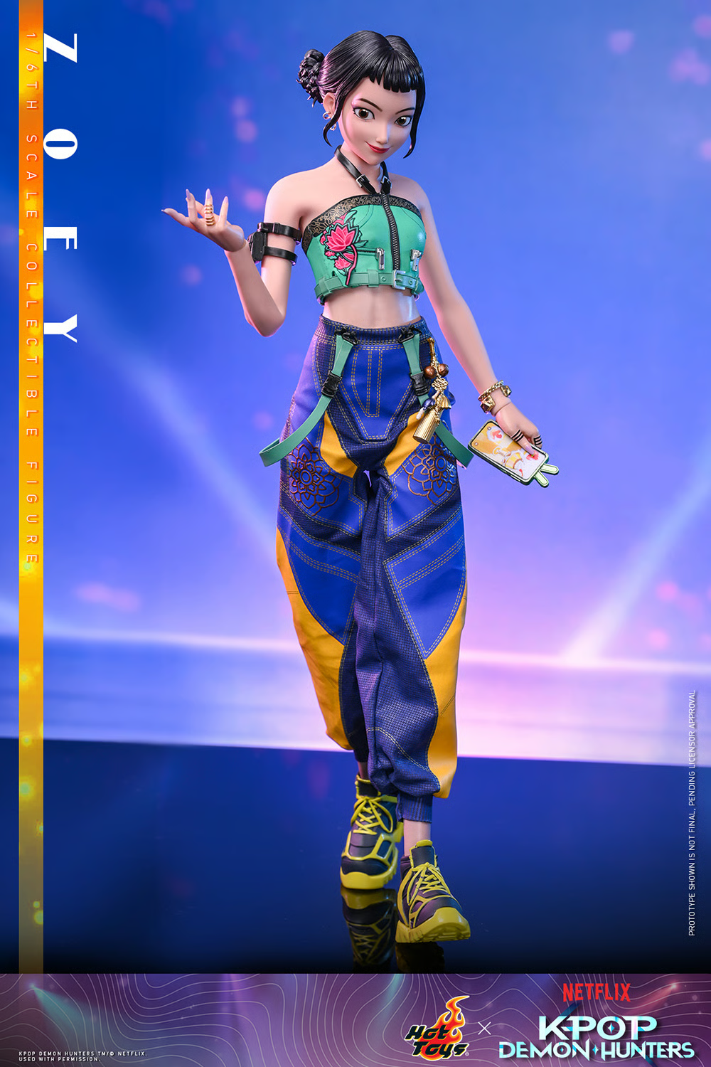 Zoey Sixth Scale Figure by Hot Toys