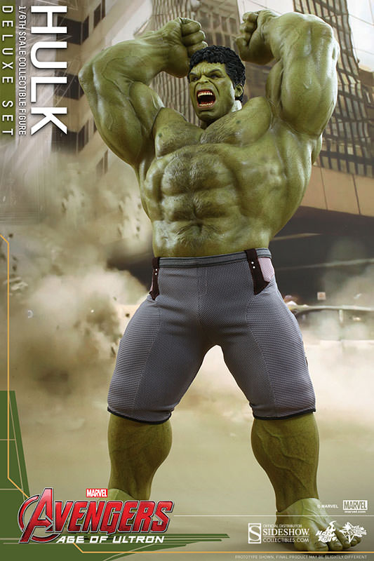 Hulk Deluxe Sixth Scale Figure by Hot Toys