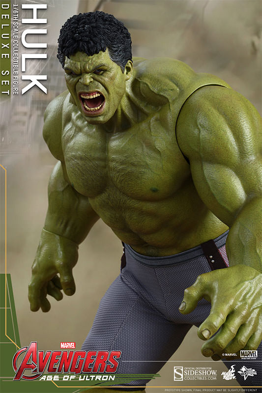 Hulk Deluxe Sixth Scale Figure by Hot Toys